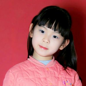 潔素柔.9歲小女孩