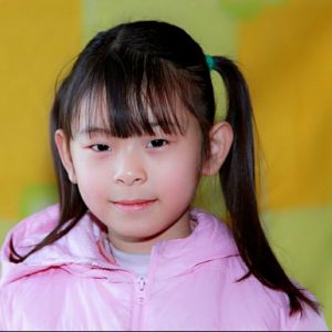 潔素柔.9歲小姑娘