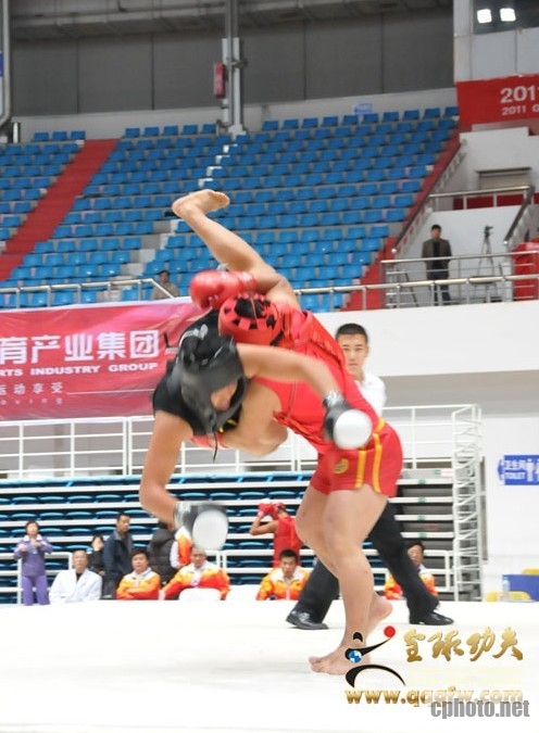 龙乾散打-抱摔.jpg