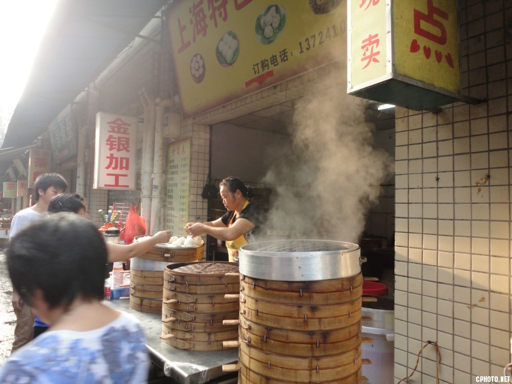 热闹的早市