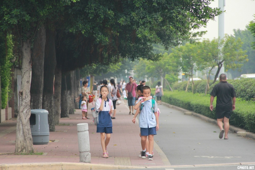 放学路上
