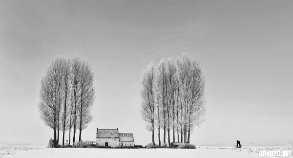 FIAP SILVER MEDAL-LANDSCHAP EN FIETSER IN ZWW-Daniel LYBAERT-Netherlands.jpg