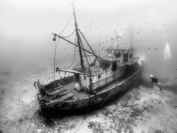 FIAP Gold Medal (Portfolio)  PANTELIS KRANOS  Cyprus  CYpakraP2_Fishing boat wreck.jpg