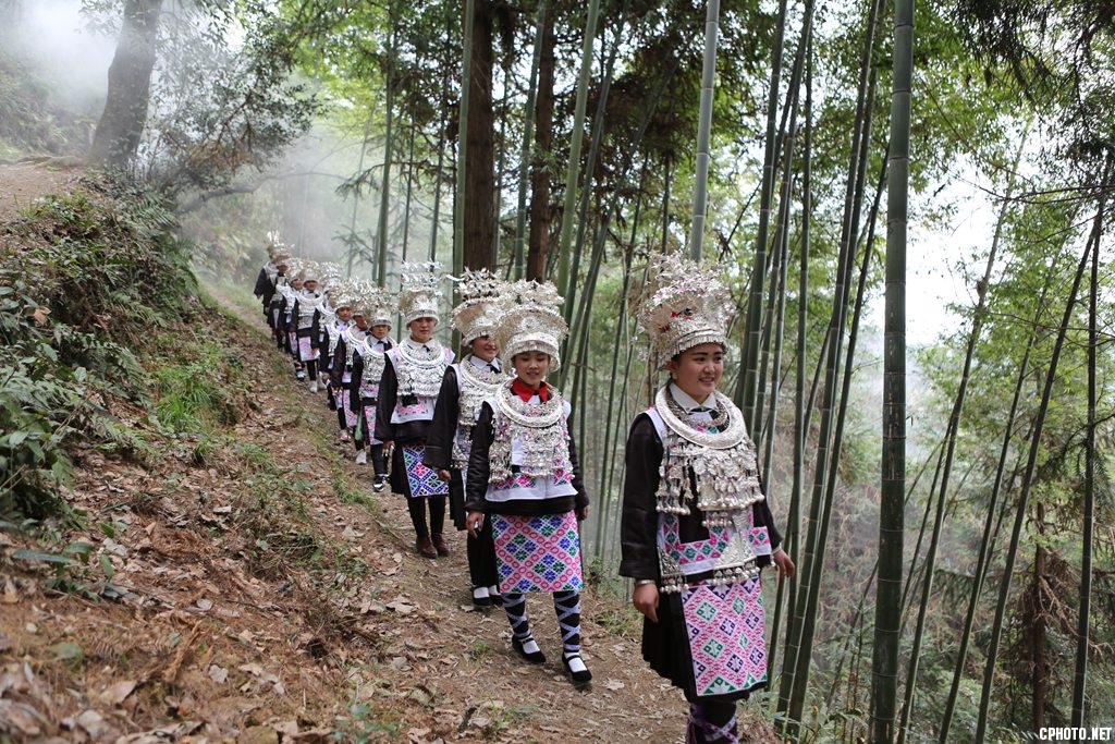 《神秘的苗族二月二招龙祭桥节》 钟传坤摄 (23).jpg