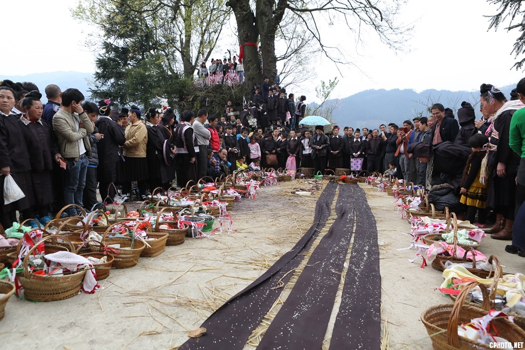 《神秘的苗族二月二招龙祭桥节》 钟传坤摄 (25).jpg
