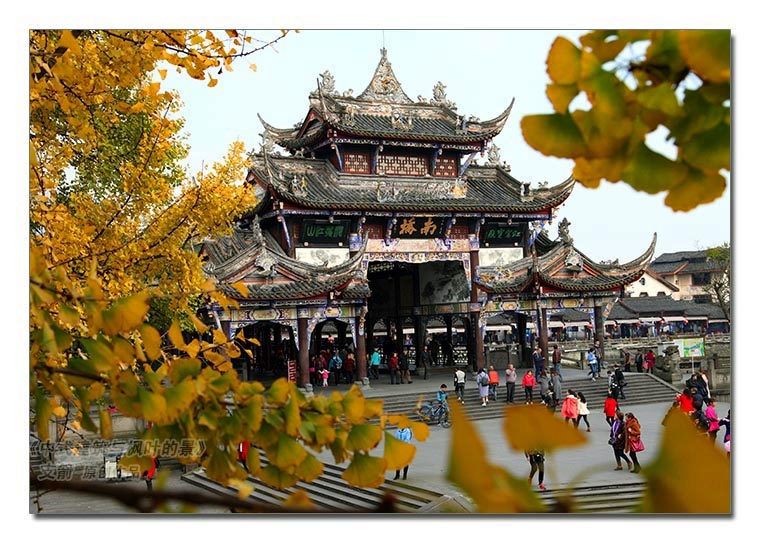 5图-5《中式建筑与枫叶的景》支箭-独创用摄影杆撑相机拍摄于成都.jpg