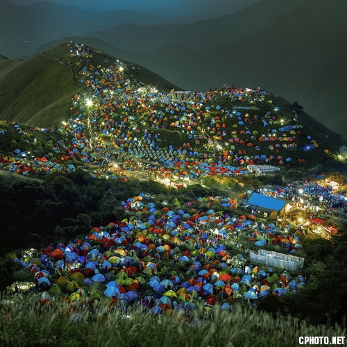 A Night in the Open夜宿_调整大小.jpg