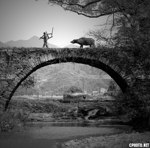village entrance村口_调整大小.jpg