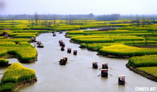 spring in a waterside village水乡春色_调整大小.JPG