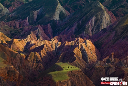 峡谷幽深 赵华.jpg