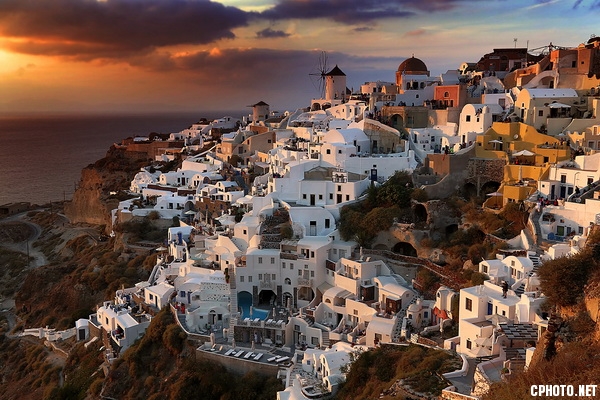 Oia before sunset-FCF GOLD MEDAL.jpg
