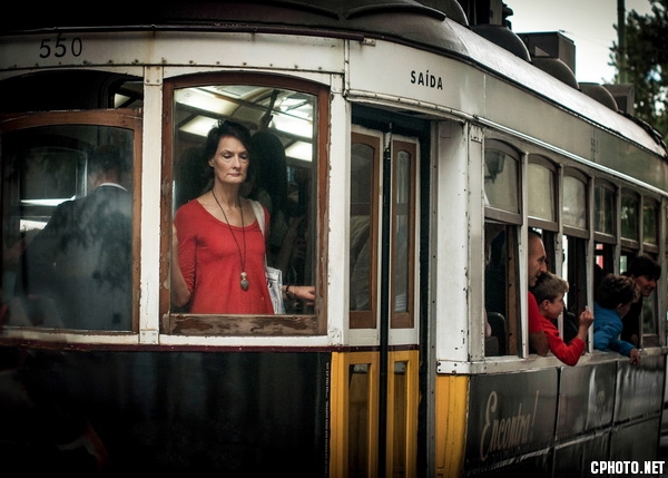 Mujer de rojo-CEF GOLD MEDAL.JPG