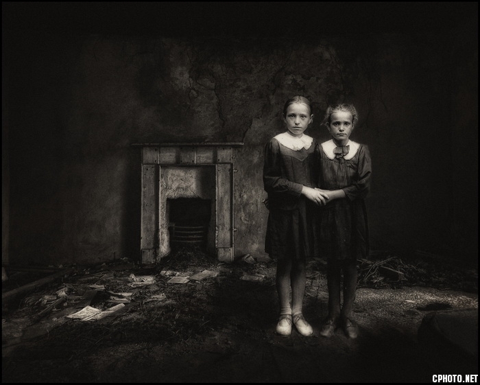 Sisters_调整大小.jpg
