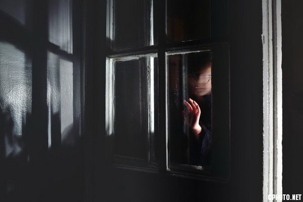 darkness touch_调整大小.jpg