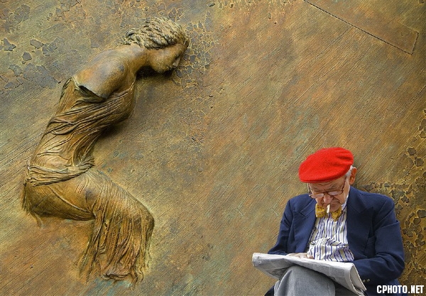 red reading hat_调整大小.jpg