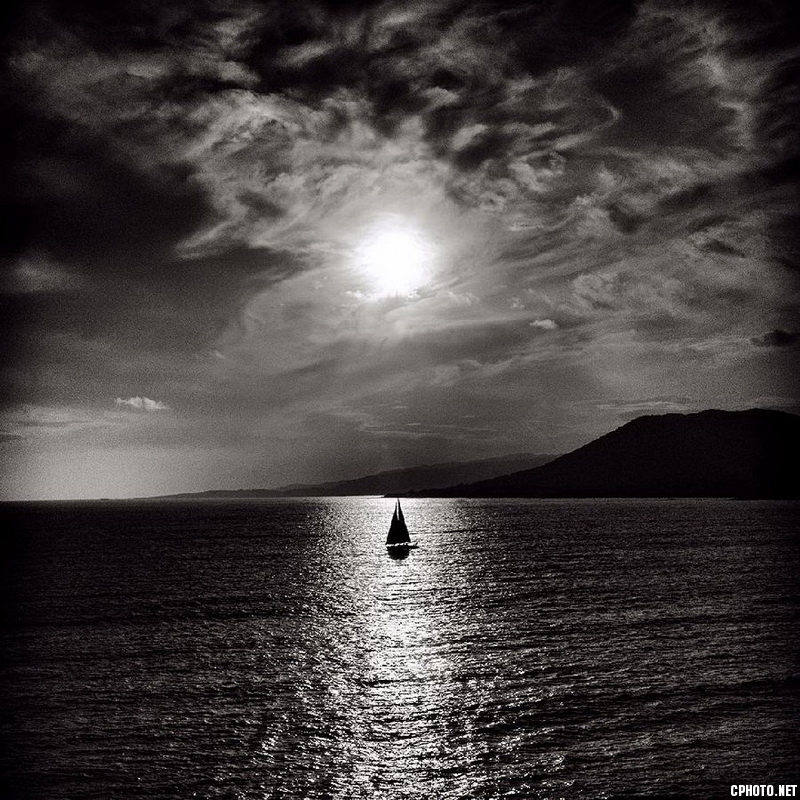 le bateau et le soleil_调整大小.jpg