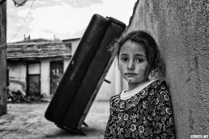 rueful kid_调整大小.jpg