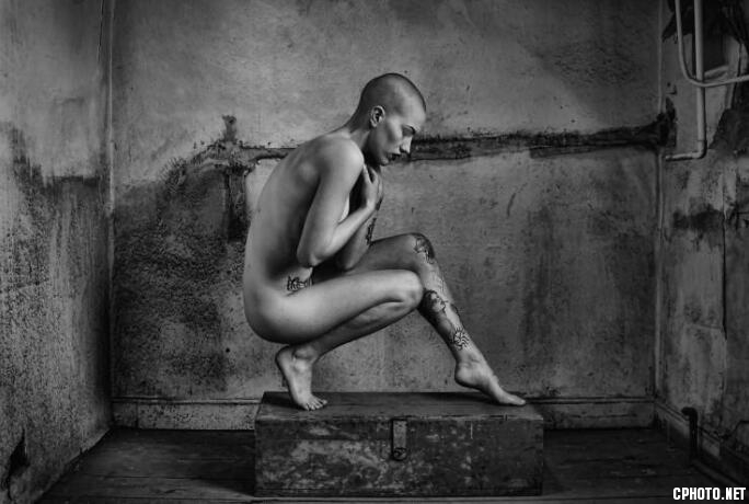Nude On A Box BW.jpg
