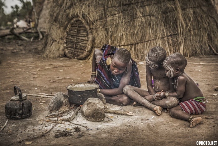 Primitive Tribal People of Ese 23_调整大小.jpg