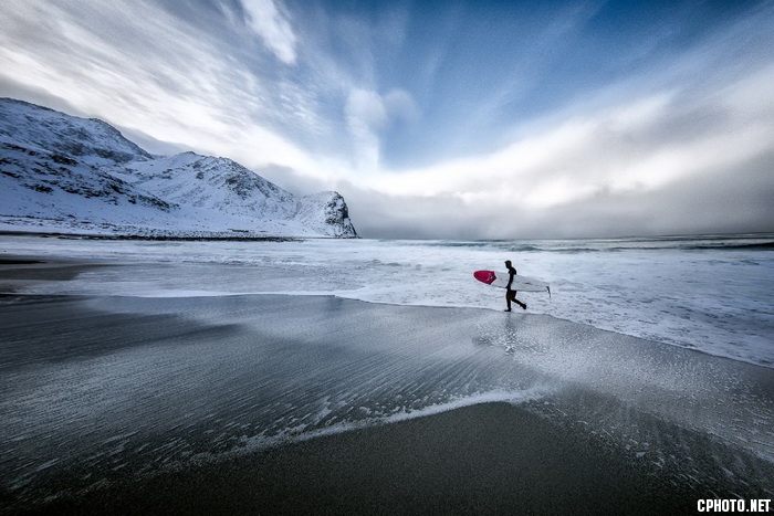 arctic surfing_调整大小.jpg