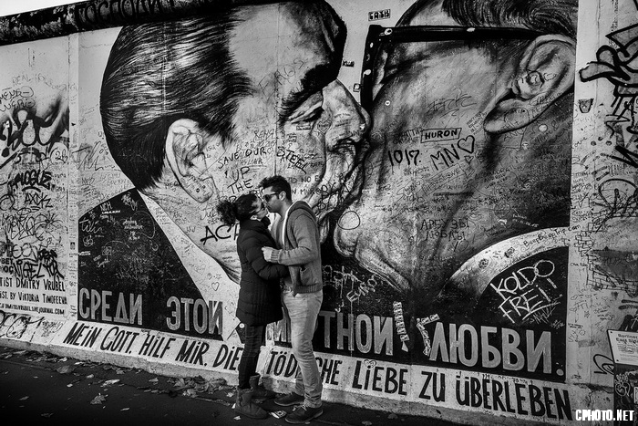 the kiss_调整大小.jpg