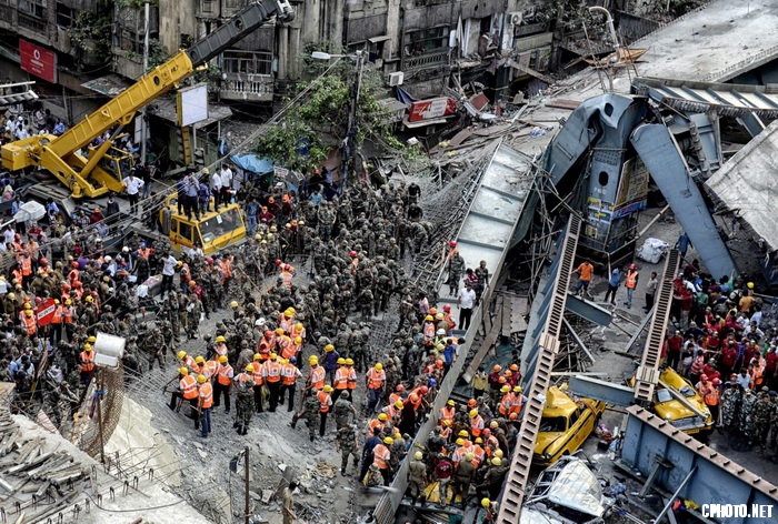 kolkata flyover mishap_调整大小.jpg