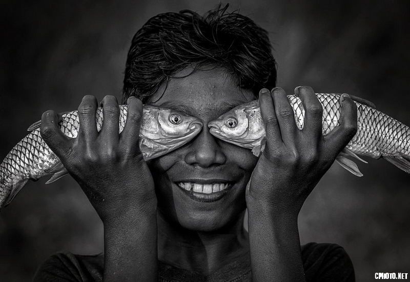 fishy eyes_调整大小.jpg