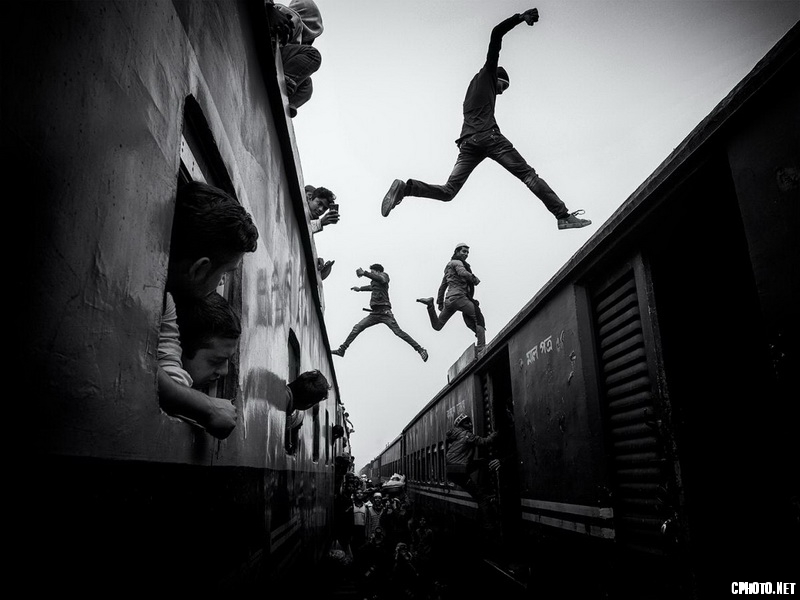 train jumpers_调整大小.jpg