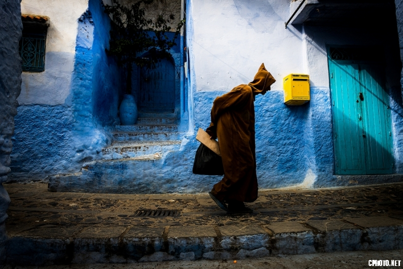 Walking in Chefchaouen - PSA Gold medal_调整大小.png