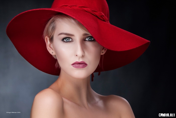 Floppy Red Hat_调整大小.jpg