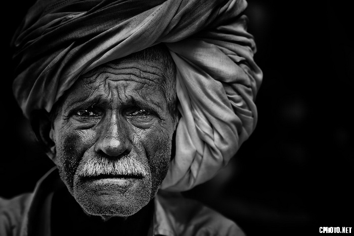 portrait traditional_调整大小.jpg