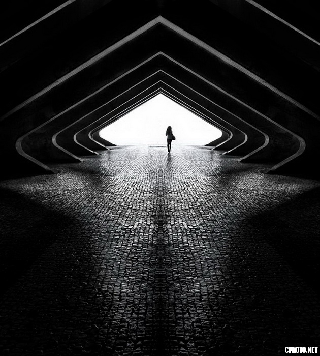 into the light_调整大小.jpg