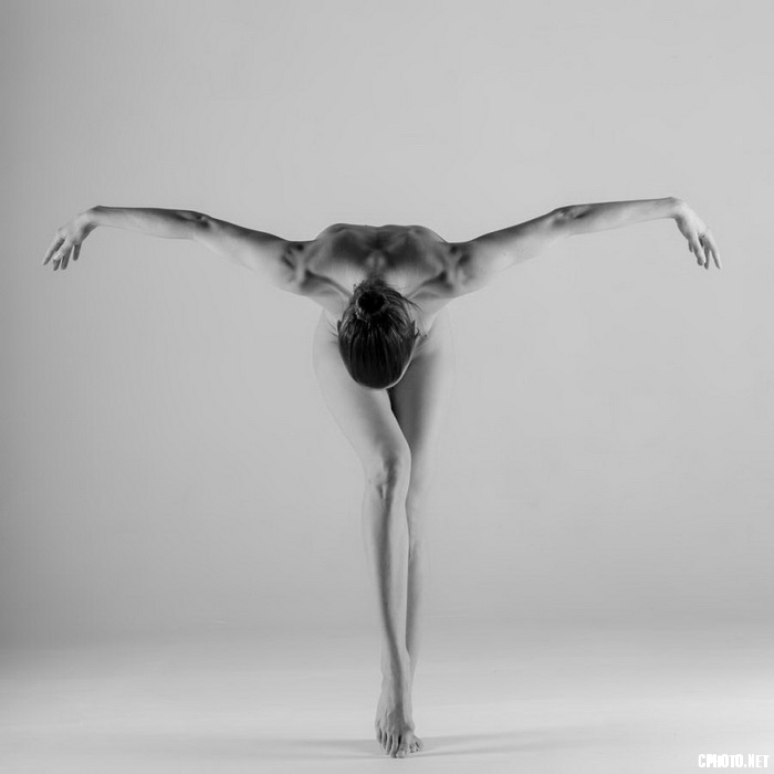 Elegant strength_调整大小.jpg