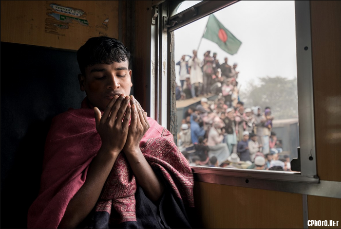 LM-Prayers on the train.png