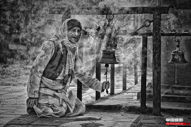 Bell Prayer in Smoke.png
