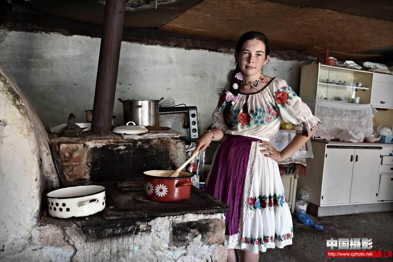 jasmina in the kitchen 2_副本.jpg