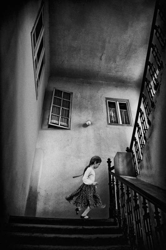 FIAP-Gold-Medal-Neda-Racki-Croatia-Dancing-on-the-stairs-800.jpg