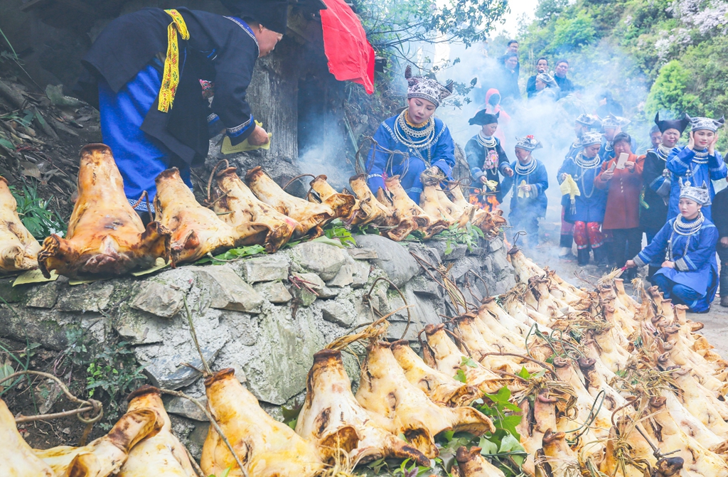 《剑河高雍“三月三”苗族祭巫耶》剑河县 民俗 钟传坤   摄 13985291377 (10).JPG