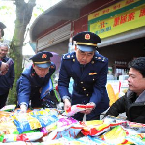 红盾护农保春耕（图片新闻）