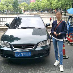 江西上饶交警一大队查获一辆疑似“克隆车”