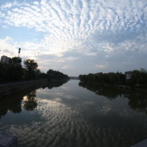 河南淮滨：今晨的天是那样的蓝空气是那样的清新（组图）