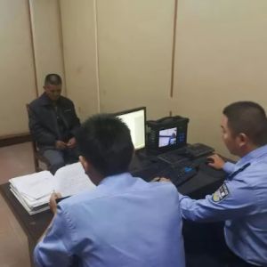 河南淮滨：一村民违反禁令焚烧秸秆被依法行政拘留（组图）