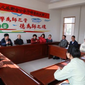 河南公安厅警务保障处领导带领支教老师深入罗营扶贫支教（组图）