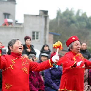 欢喜迎新年（图片新闻）