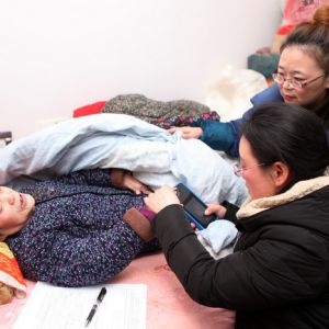 上门认证 方便群众（图片新闻）