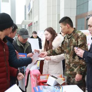 河南省淮滨县公安局认真组织开展110宣传日活动（组图）