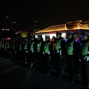河南淮滨：春运第二天交警启动严查酒驾行动（组图）