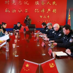 河南淮滨交警举行春运工作新闻通气会（组图）