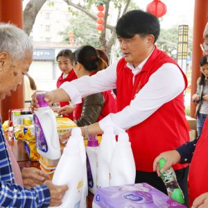 正月十五花灯俏，燕罗别样闹元宵