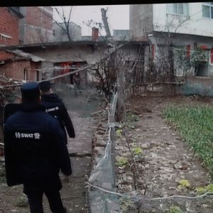 河南淮滨：一精神病患者见人就打巡特警及时控制保民安（组图）